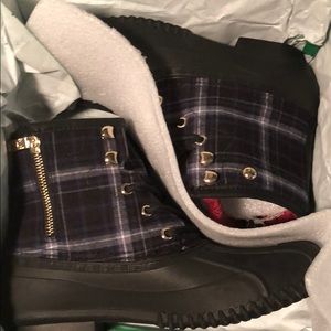 New Tommy Hilfiger Duck Boots